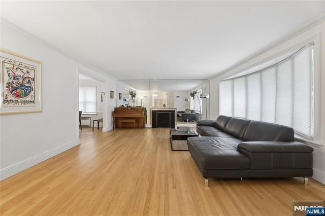 585 W Englewood Avenue, Teaneck, NJ 07666