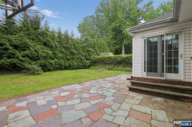 585 W Englewood Avenue, Teaneck, NJ 07666