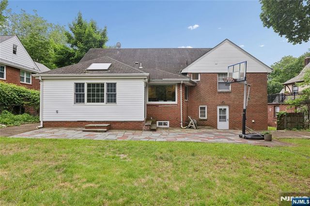 585 W Englewood Avenue, Teaneck, NJ 07666
