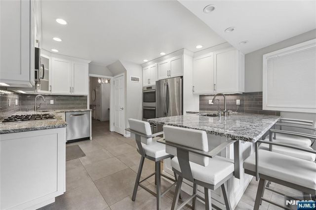 585 W Englewood Avenue, Teaneck, NJ 07666
