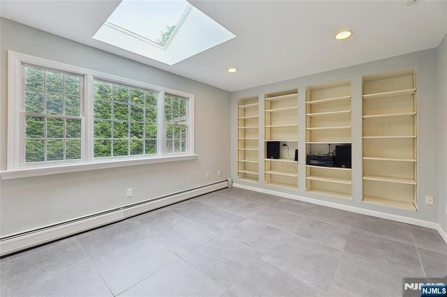 585 W Englewood Avenue, Teaneck, NJ 07666