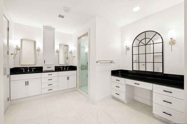 610 E Market St Unit 3110, San Antonio, TX 78205