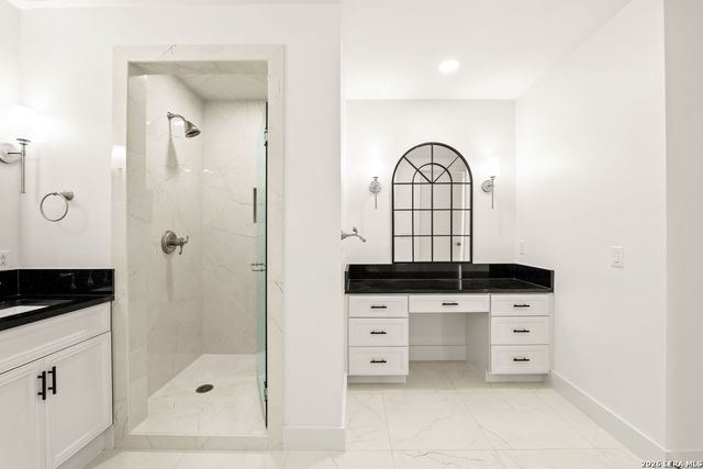 610 E Market St Unit 3110, San Antonio, TX 78205