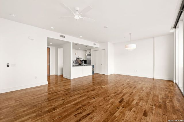 610 E Market St Unit 3110, San Antonio, TX 78205