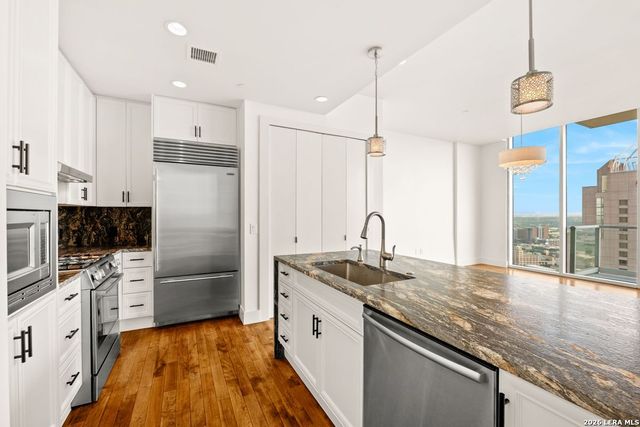 610 E Market St Unit 3110, San Antonio, TX 78205