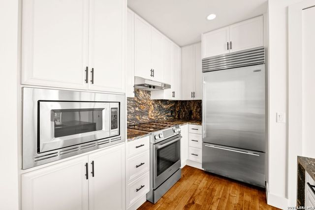 610 E Market St Unit 3110, San Antonio, TX 78205