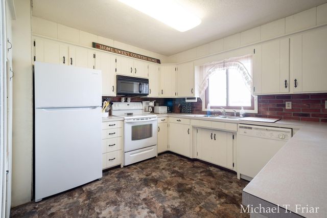 3668 Sunny Drive, Sears, MI 49679
