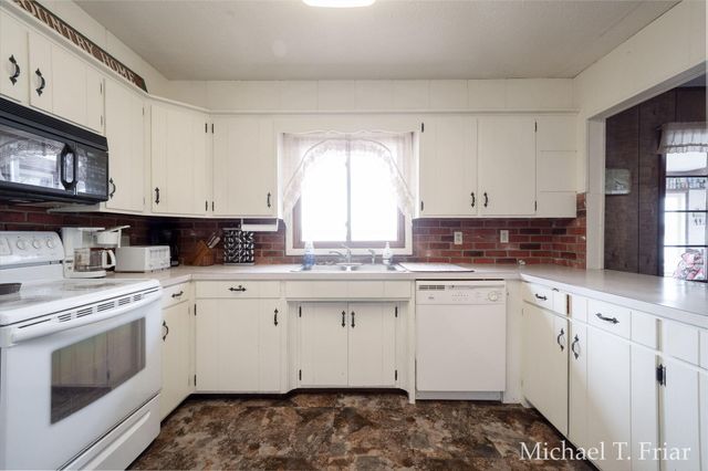 3668 Sunny Drive, Sears, MI 49679