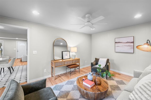 16519 116th Place SE, Renton, WA 98058