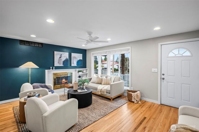 16519 116th Place SE, Renton, WA 98058