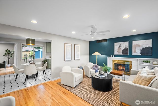 16519 116th Place SE, Renton, WA 98058