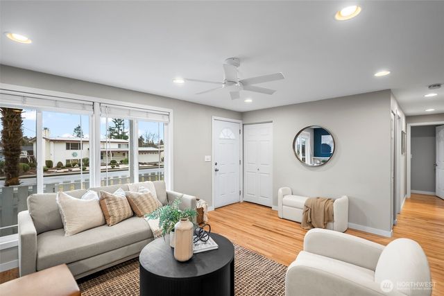 16519 116th Place SE, Renton, WA 98058