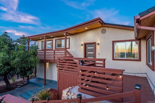 112 Encanto Drive, Escondido, CA 92027