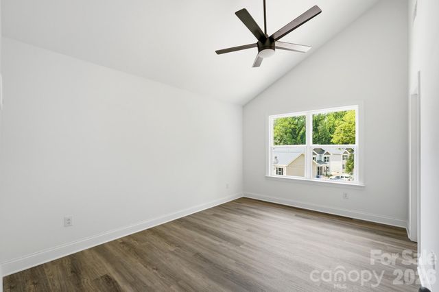 210 8th Avenue Drive SE, Hickory, NC 28602