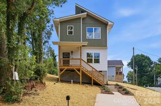 210 8th Avenue Drive SE, Hickory, NC 28602