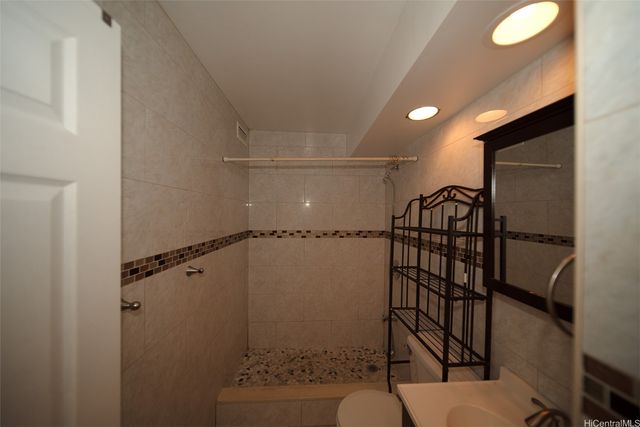 2440 Date Street 1104, Honolulu, HI 96826