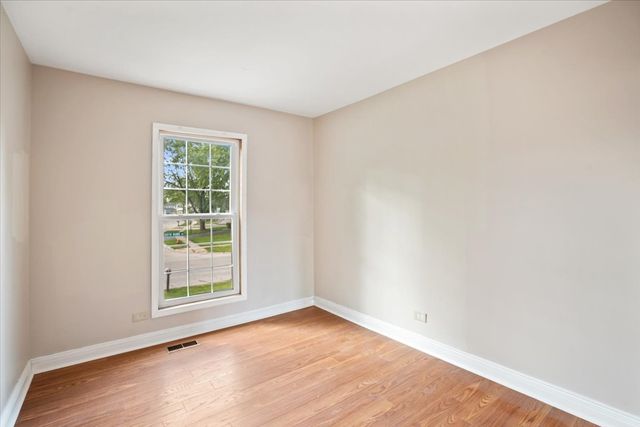 1151 W Bryn Mawr Avenue, Roselle, IL 60172