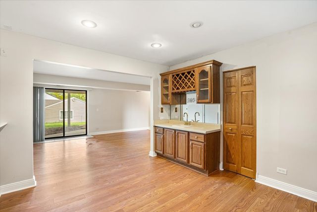 1151 W Bryn Mawr Avenue, Roselle, IL 60172