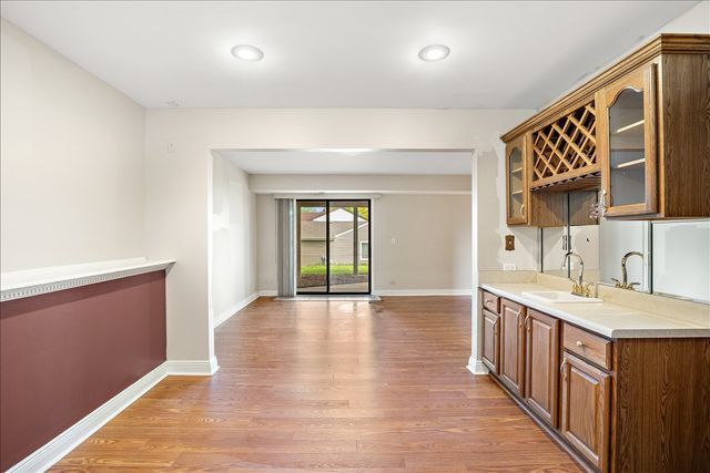1151 W Bryn Mawr Avenue, Roselle, IL 60172