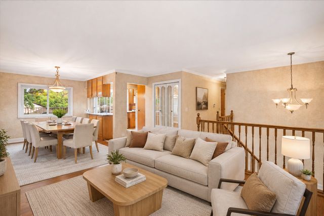 1151 W Bryn Mawr Avenue, Roselle, IL 60172