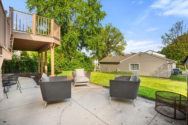 1151 W Bryn Mawr Avenue, Roselle, IL 60172