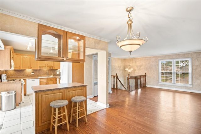 1151 W Bryn Mawr Avenue, Roselle, IL 60172