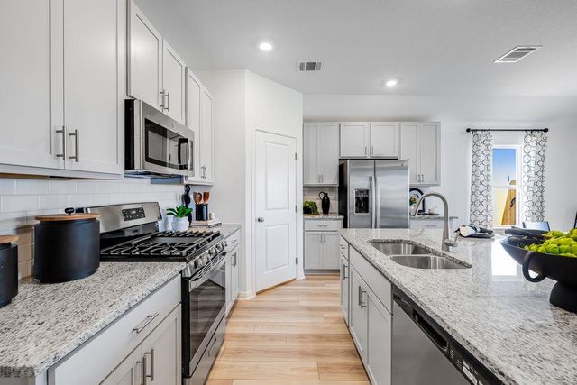 218 Betsy RD, Hutto, TX 78634
