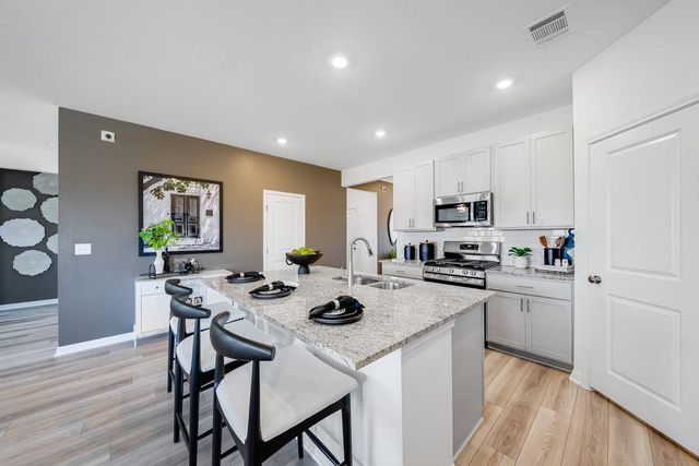 218 Betsy RD, Hutto, TX 78634