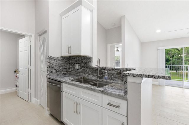 2504 GRASSY POINT DRIVE 204, Lake Mary, FL 32746