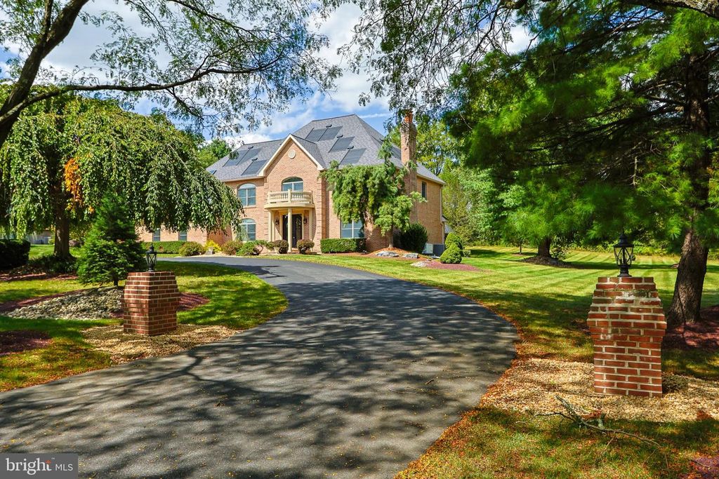 3685 MANOR RD, Bethlehem, PA 18020