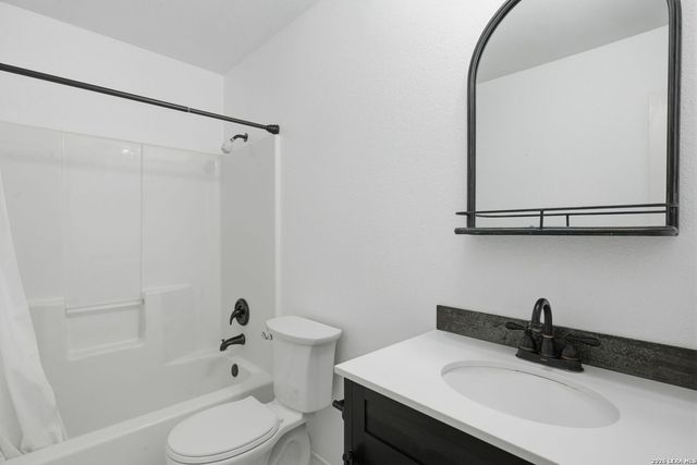 935 Parkdale, New Braunfels, TX 78130