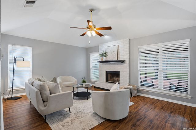 935 Parkdale, New Braunfels, TX 78130