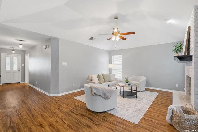 935 Parkdale, New Braunfels, TX 78130