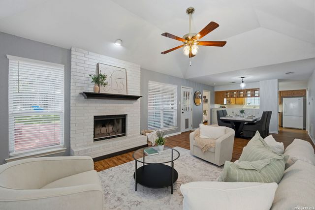 935 Parkdale, New Braunfels, TX 78130