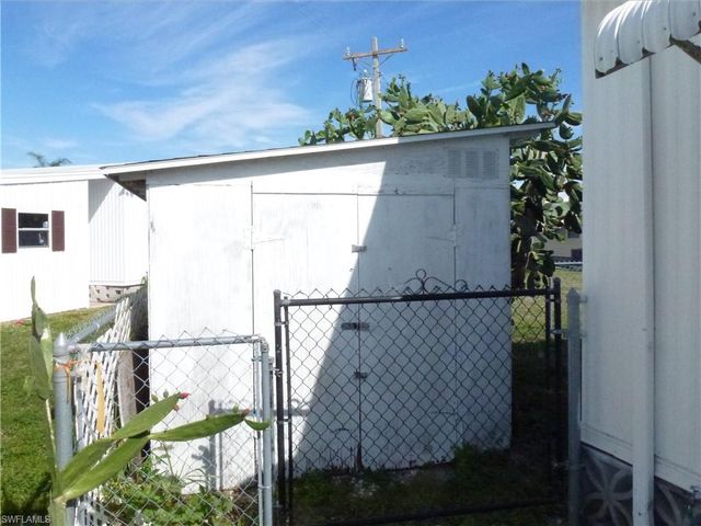 2820 Breezewood DR, North Fort Myers, FL 33917