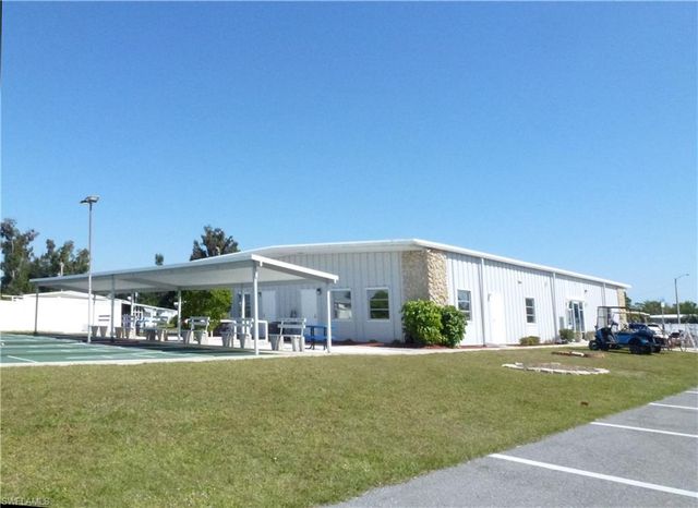 2820 Breezewood DR, North Fort Myers, FL 33917