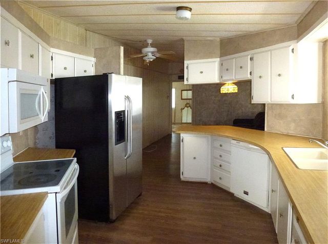 2820 Breezewood DR, North Fort Myers, FL 33917