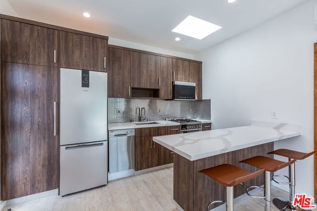 8012 Zeus Dr, Los Angeles, CA 90046