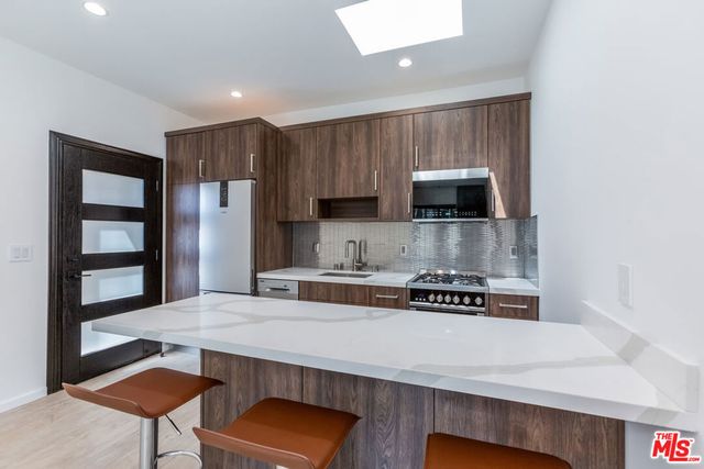 8012 Zeus Dr, Los Angeles, CA 90046