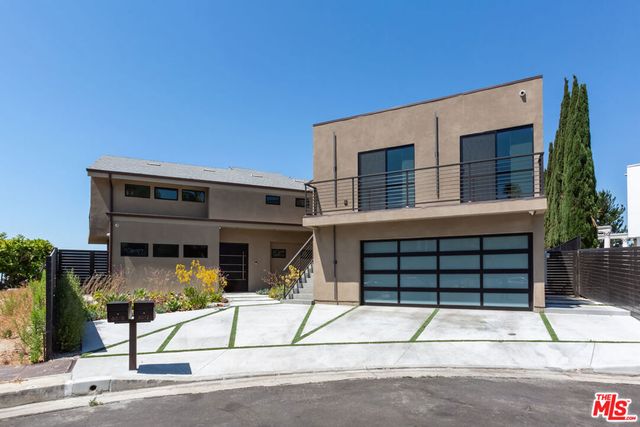 8012 Zeus Dr, Los Angeles, CA 90046