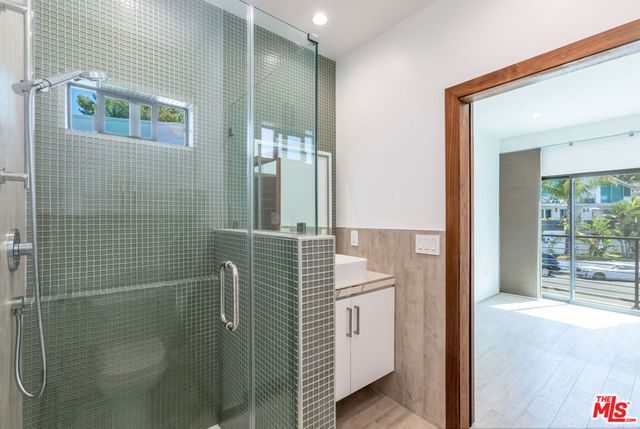 8012 Zeus Dr, Los Angeles, CA 90046
