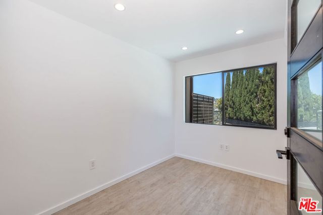 8012 Zeus Dr, Los Angeles, CA 90046
