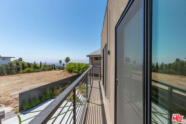 8012 Zeus Dr, Los Angeles, CA 90046