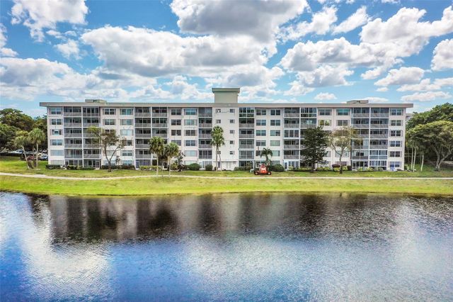2801 N Palm Aire Dr 201, Pompano Beach, FL 33069