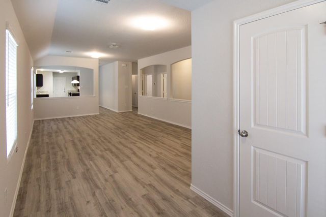 910 Dancing Sun Court, Baytown, TX 77521