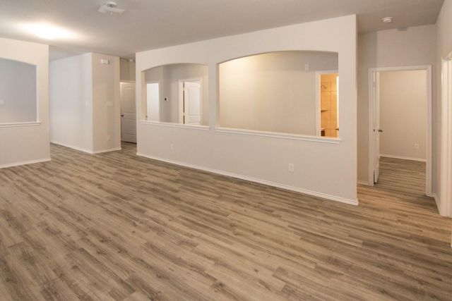 910 Dancing Sun Court, Baytown, TX 77521