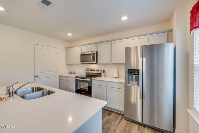 1210 Cherry Grove, Greeneville, TN 37745