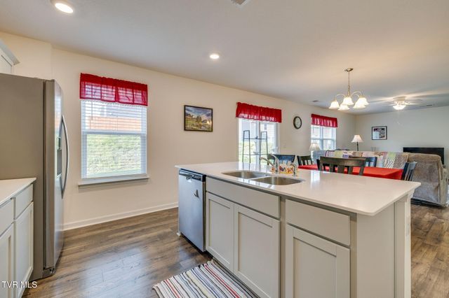 1210 Cherry Grove, Greeneville, TN 37745