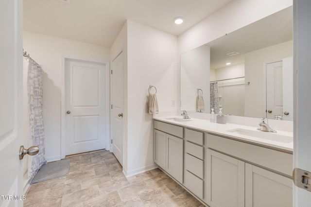 1210 Cherry Grove, Greeneville, TN 37745
