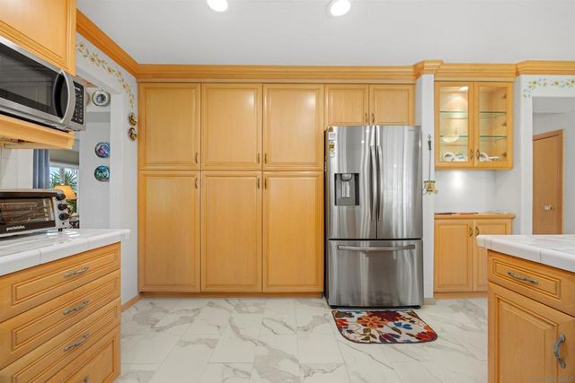 28808 Mountain Meadow, Escondido, CA 92026